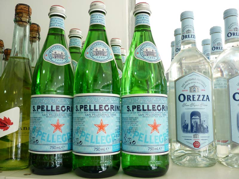 San Pellegrino Eau naturelle gazeuse en bouteilles verre 750 cl